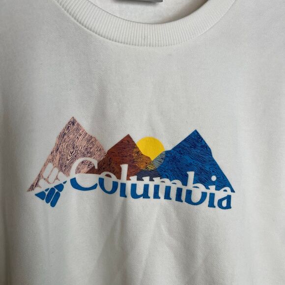 This is a Columbia Hart Mountain II Crew sweatshirt in white or cream with a mul - Picture 2 of 11